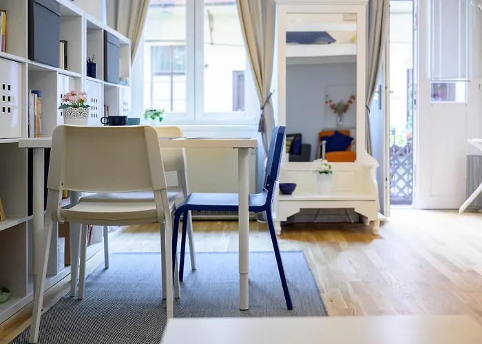 Main Square Studio Mare