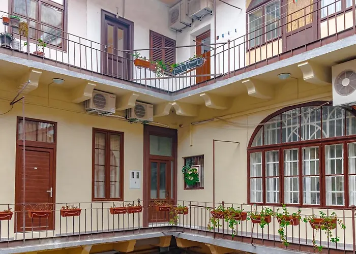 Main Square Studio Mare